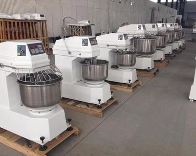 三金10公斤和面机 面食制作的得力助手，食品机械领域的可靠选择